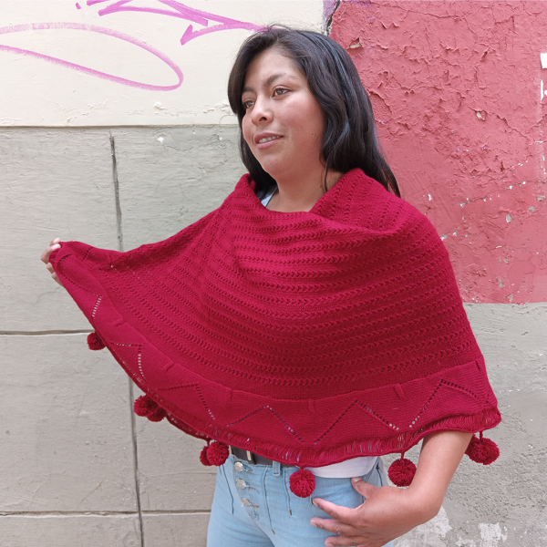 Ruana con detalles de crochet